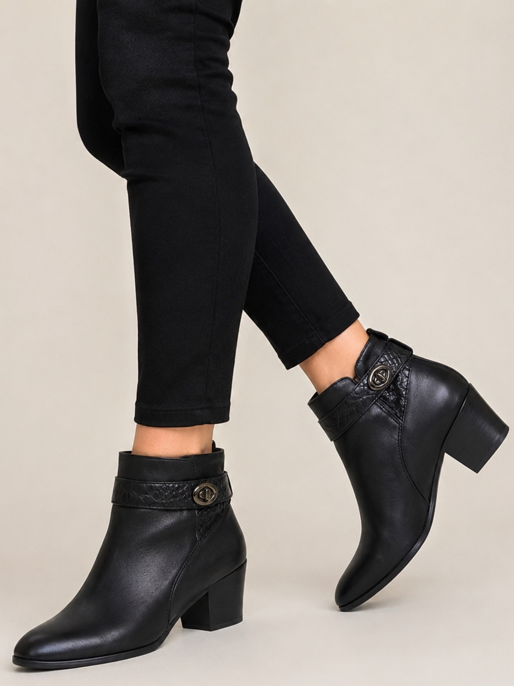 COACH Patricia Black Leather Ankle Boots Turnlock Block Heel Booties Size 6 - Picture 3 of 16